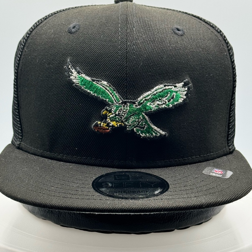 Men's New Era Black Philadelphia Eagles Historic Logo Classic Trucker 9FIFTY